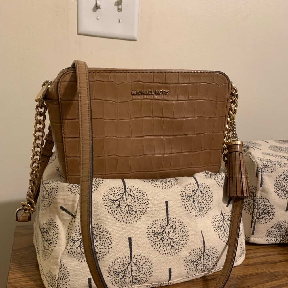 Michael kors cross body purse